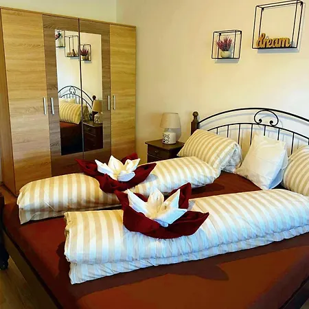 Era Apartment *