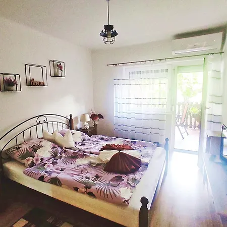 Era Apartment *